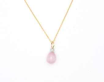 Colgante con colgante de gema en kunzita y circonita en cadena chapada en oro, collar minimalista