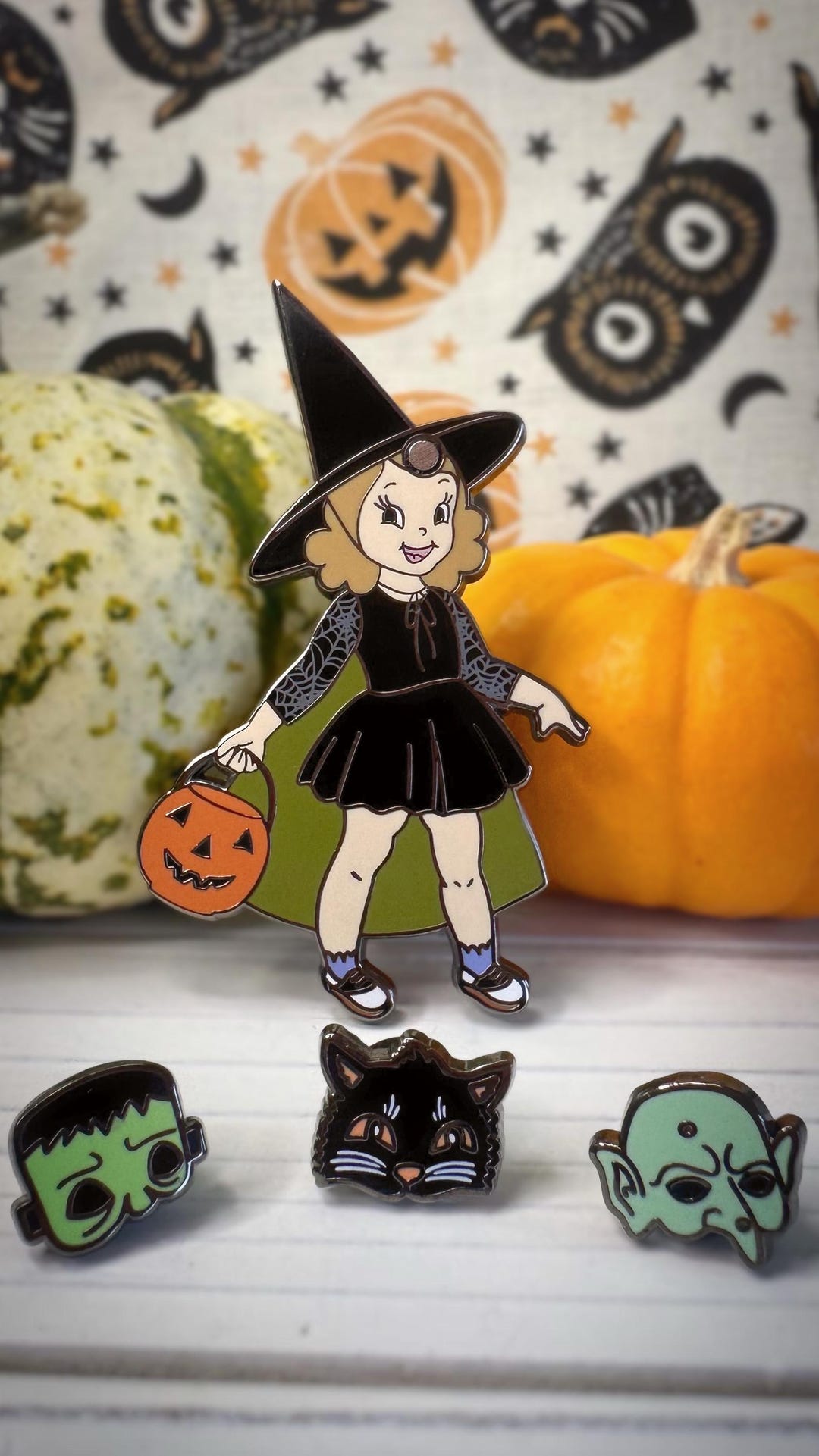 Trick-or-treating Witch Enamel Pin and Magnets Set (4 Pieces) - Etsy