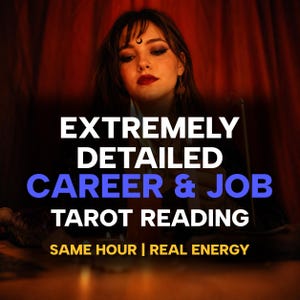 Op de afbeelding: Een persoon met een maansikkel-symbool op het voorhoofd, tegen een donkerrode achtergrond. De tekst luidt: EXTREMELY DETAILED CAREER & JOB TAROT READING. Daaronder staat in gele letters: SAME HOUR | REAL ENERGY.