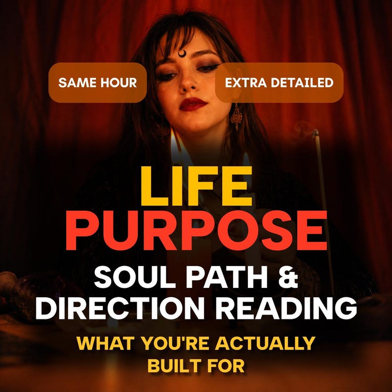 Pu&ograve; includere: Un grafico digitale che mostra una persona con un simbolo di mezzaluna sulla fronte. Il testo recita: SAME HOUR, EXTRA DETAILED, LIFE PURPOSE, SOUL PATH & DIRECTION READING, WHAT YOU'RE ACTUALLY BUILT FOR. La tavolozza dei colori include rosso, giallo e bianco.