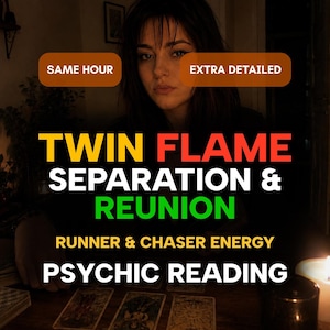 Puede incluir: Un anuncio de servicio de lectura ps&iacute;quica con el texto SAME HOUR, EXTRA DETAILED, TWIN FLAME SEPARATION & REUNION, RUNNER & CHASER ENERGY y PSYCHIC READING. La imagen muestra cartas del tarot sobre una superficie de madera con una vela.