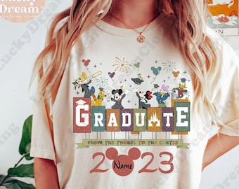 Disney Graduate 2023 camisa personalizada, de la borla a la camisa del castillo, camisa de graduación de Mickey y amigos, camisa de Disney Senior