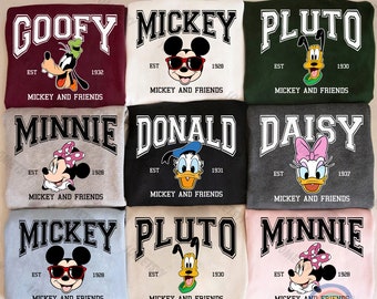 Camiseta personalizada con personajes de Mickey y amigos de Disney Vintage, camiseta Unisex de Magic Kingdom, regalo de cumpleaños familiar, camiseta para niños pequeños y adultos