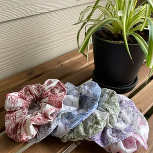 Coleteros de toile, estilo francés, accesorio para el cabello, coletero, hecho a mano, regalo para dama de honor, idea de regalo para mujer, tela toile de jouy