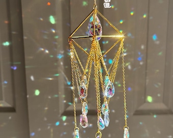 Cadena colgante con forma de jaula dorada, atrapasol de cristal con forma de gota de agua, decoración de arcoíris