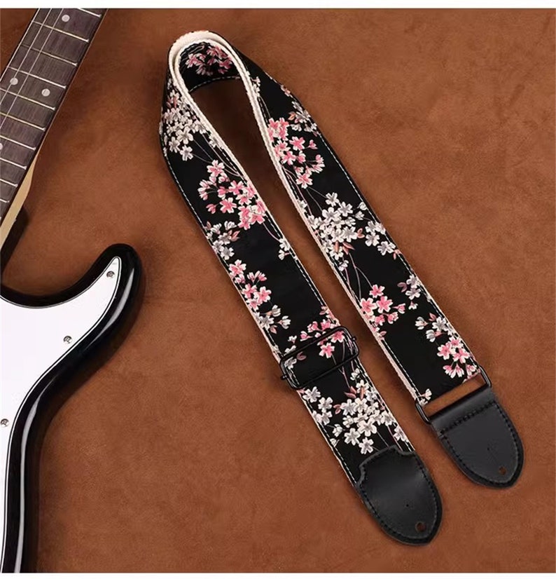 Pink Flowers Black Guitar Strap Handmade Guitar Strap Electric Guitar Strap Guitar Player Gift Adjustable Bass Strap Gifts For Her Bild 6