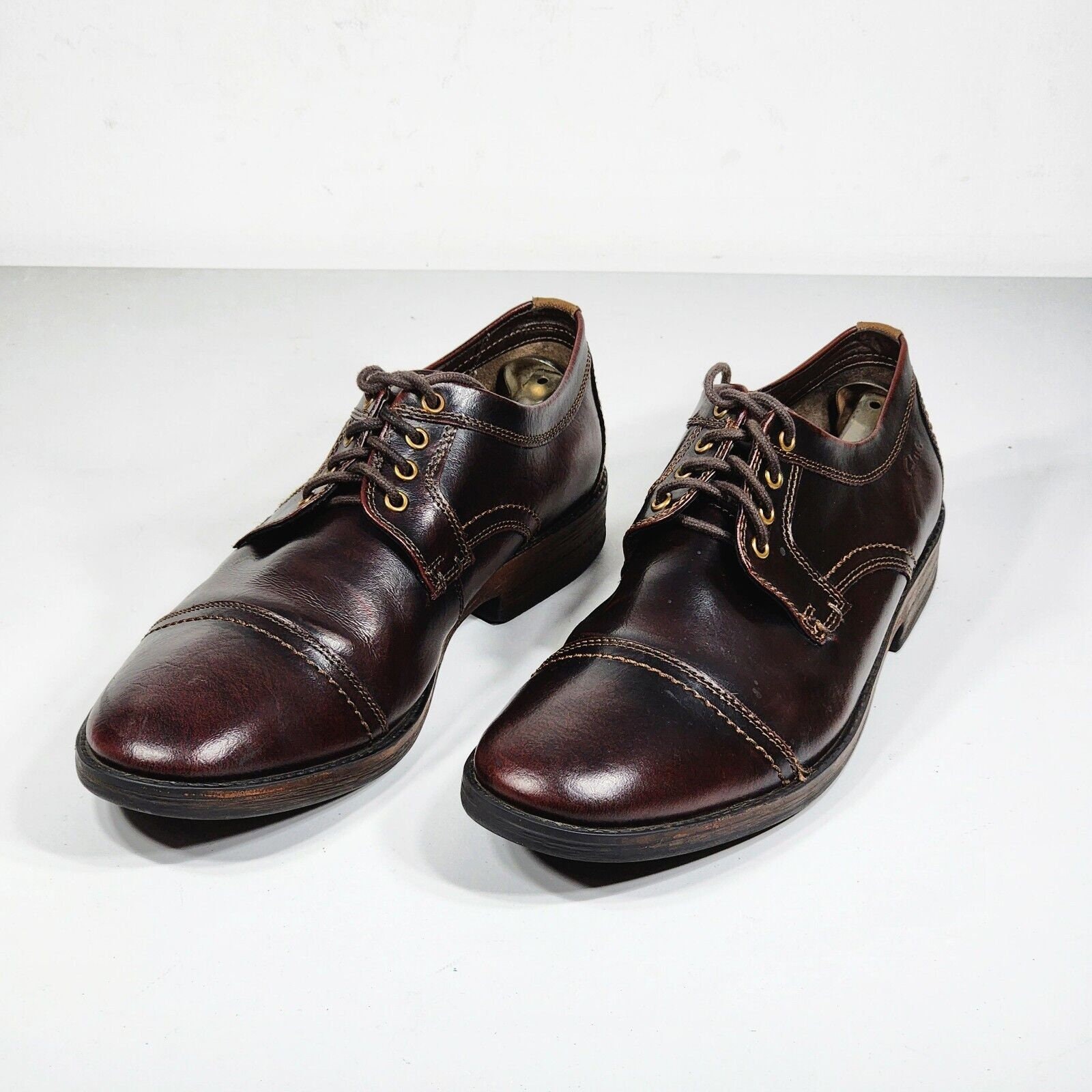 Clarks Men s Delsin View Leather Oxfords