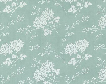 Sister Bay Hydrangeas Sky 4427123 MODA patchwork quilting fabric per half metre