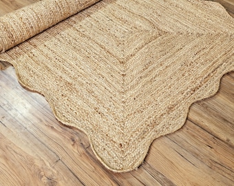 Handwoven Scalloped Jute Rug: Customizable Boho Decor
