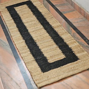 Tapis d'entrée bohème tissé à la main en jute de chanvre, tapis de chevet en jute fait main dans le salon, chanvre rustique, tapis bohème sur mesure