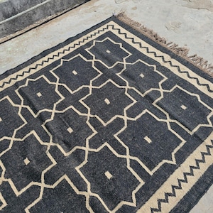 Handwoven Kilim Rug: Vintage Southwestern Wool Area Rug