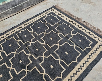 Handwoven Kilim Rug: Vintage Southwestern Wool Area Rug