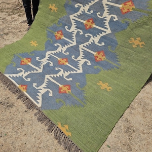 Handwoven Wool Kilim Rug: Bohemian Southwestern Decor