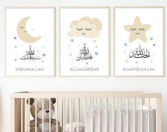 Islamiska konsttryck för barnrum: Måne, stjärnor, arabisk kalligrafi (set om 3)