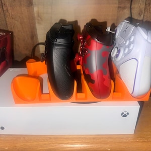 Xbox and PlayStation Controller Stand