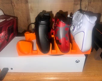 Xbox and PlayStation Controller Stand