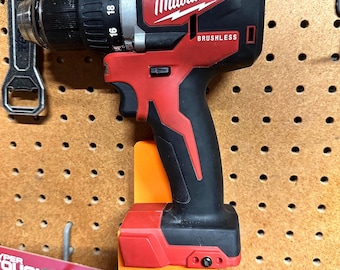 Milwaukee M18 ToolHolder for Pegboard
