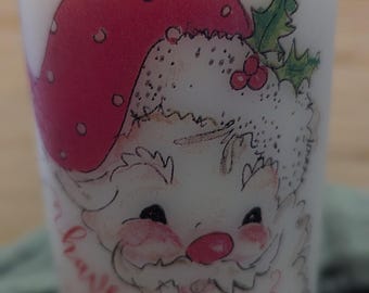Santa Claus med Decoupage Pillar Candle: 5.5" Unscented Holiday Decor