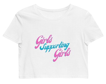 女の子をサポートする女の子のクロップトップ