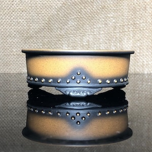 Vaso de cerâmica para bonsai, sem esmalte, cerâmica, botões gravados à mão, como botões de cobre, tamanho 3,5 pol. x 1,4 pol.