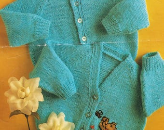 Vintage DK Knitting Pattern PDF: Baby 'Bear Motif' Cardigans (16-22" Chest) (Instant Download!)