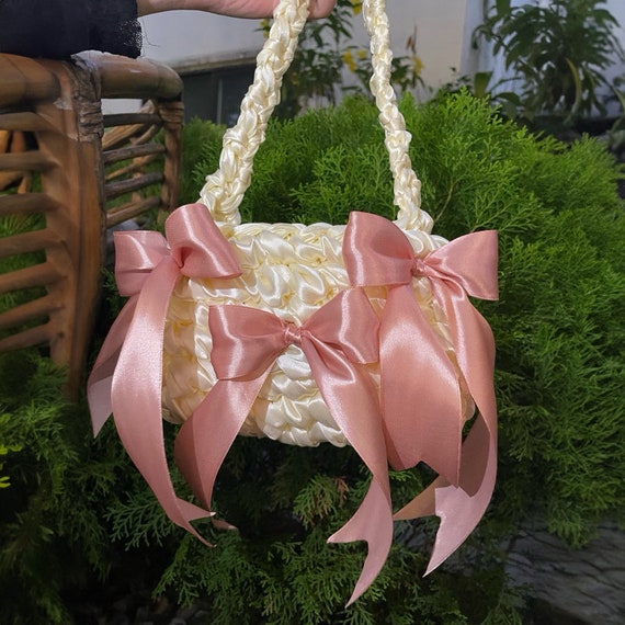Sac ruban satin au crochet sac ruban au crochet sac a bandouliere sac coquette au crochet sac ruban esthetique sac ruban satin au crochet Etsy France