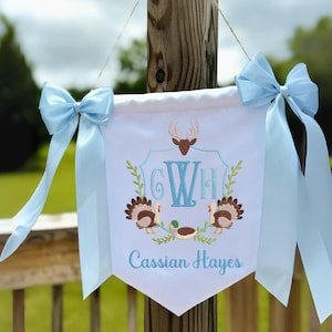 Personalized Woodland Baby Banner, Wildlife Crest Welcome Baby Banner,Banner with bows, Hospital Door Sign, Baby Shower Gifts, Newborn Gifts