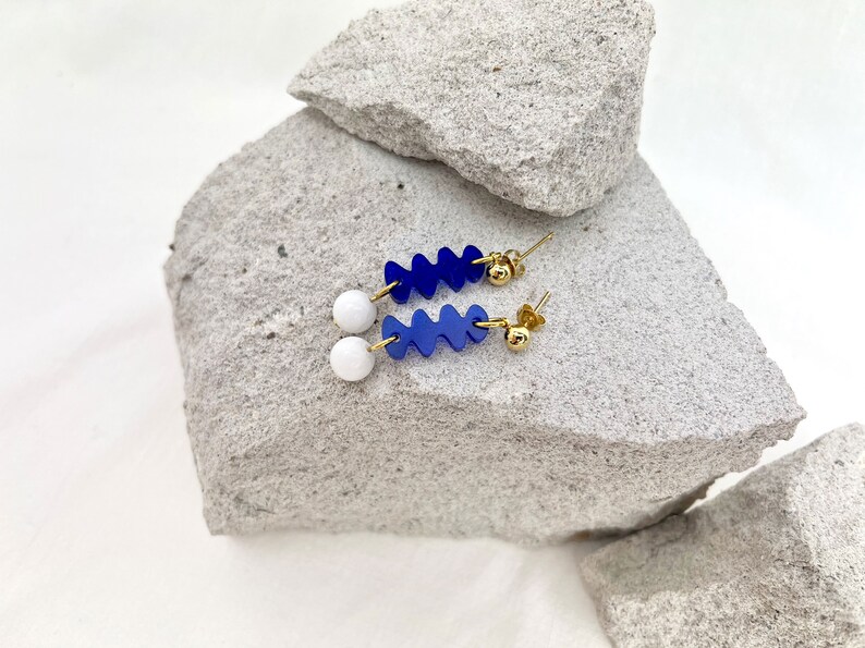 The MINI SHAPE Drops Lightweight Lasercut Drop Earrings Royal Blue Transparent Acrylic White Jade Beads Handmade image 2