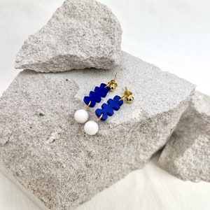 The MINI SHAPE Drops Lightweight Lasercut Drop Earrings Royal Blue Transparent Acrylic White Jade Beads Handmade image 3