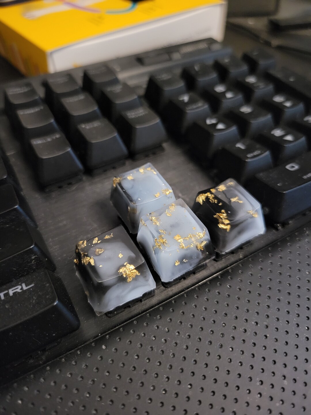 Yin Yang / Keycaps / Keyboards / Black and White / Gold Flakes Etsy