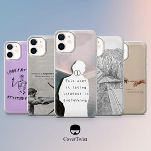 Op de afbeelding: Een verzameling telefoonhoesjes met verschillende ontwerpen. Eén hoesje is lavendelkleurig met een skeletafbeelding en tekst. Een ander heeft een standbeeld en een citaat. Een derde heeft een silhouet en tekst. De laatste twee hebben een weg en handen.