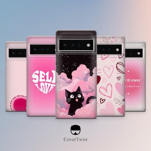 Könnte beinhalten: Eine Auswahl an Handyhüllen mit verschiedenen Designs. Eine Hülle zeigt eine schwarze Katze in rosa Wolken, eine andere sagt "SELF LOVE", und andere haben Herzmuster. Die Hüllen sind rosa, weiß und schwarz.