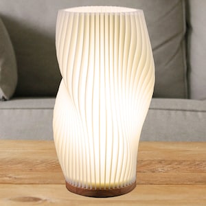 Lampe de table unique moderne imprimée en 3D, abat-jour plissé, lampe art déco, cadeau de pendaison de crémaillère pour elle, décoration de mariage