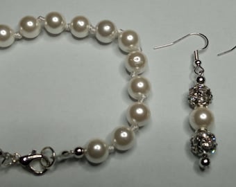 Majorca pearl bracelet mm08 with carabiner closure and pearl earrings + rhinestones