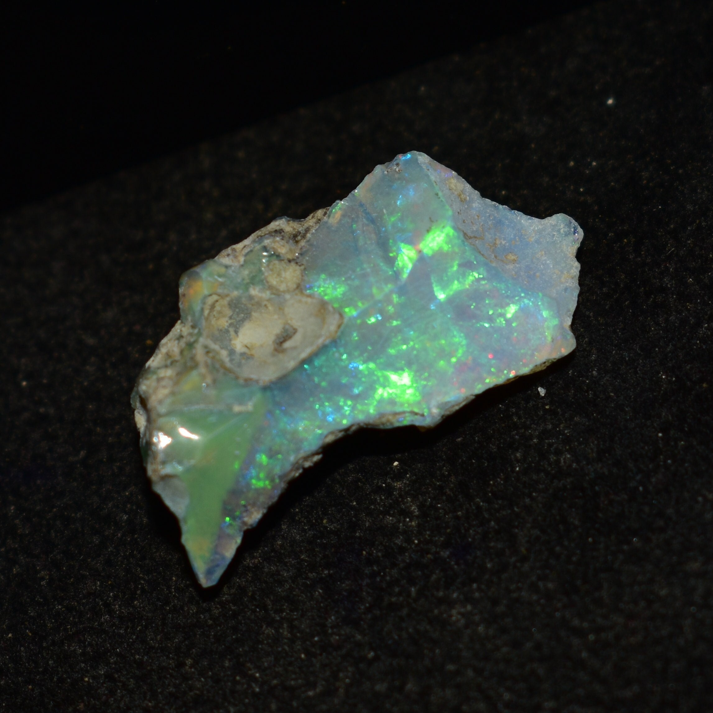 5 Piece Ethiopian Welo Opal Rough Lot - 28 Carats Natural Raw Opals For Cutting