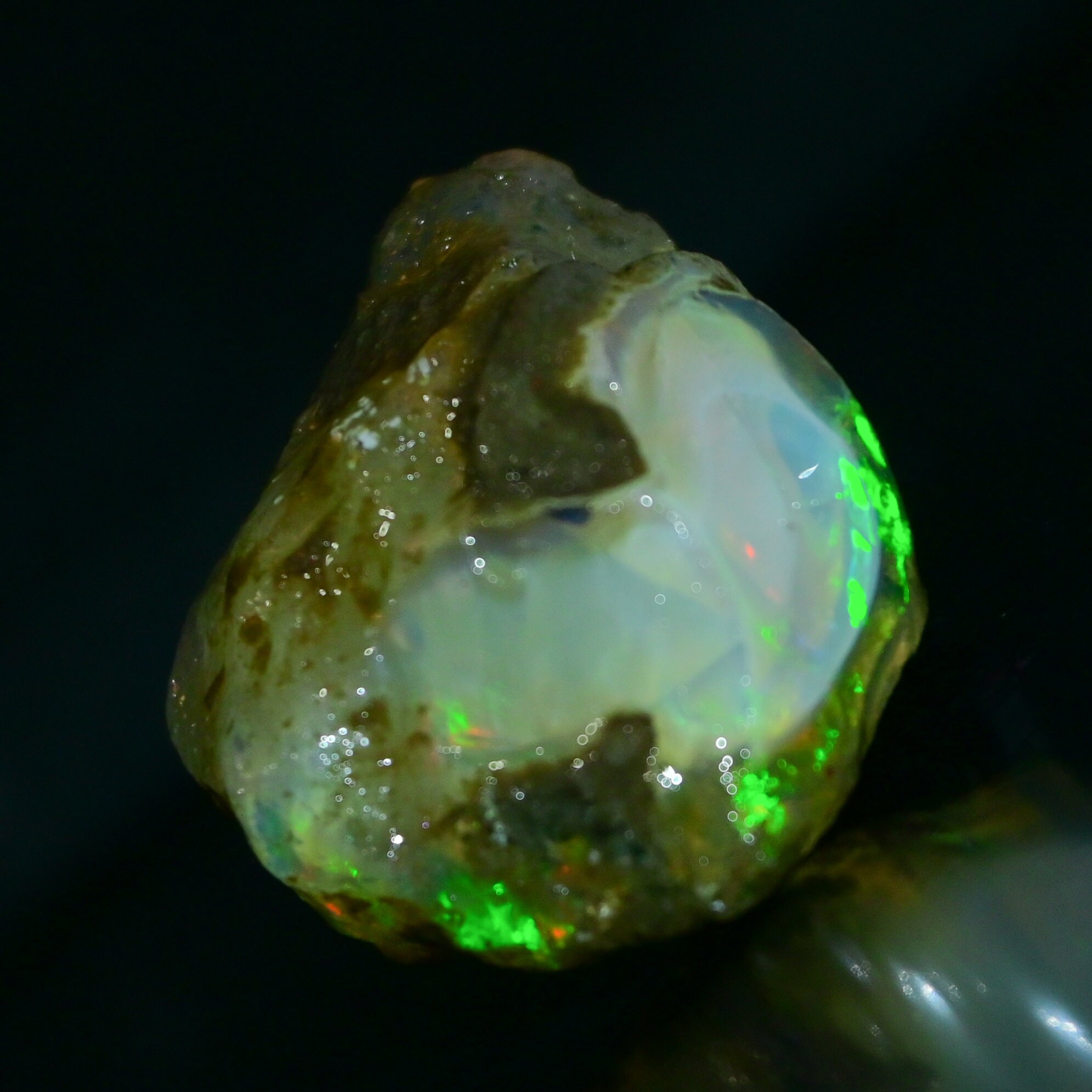 86.15 Cts Natural Ethiopian Opal Rough Size 35 x 28 MM Top Quality Free Form Welo Opal Size White Opal Welo Fire Jewelry Opal Raw Stone