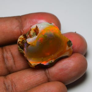 Exclusieve, hoogwaardige, 100% natuurlijke Welo Fire Ethiopische opaal van 72,85 karaat, ruwe, losse edelsteen met olie-effect voor het maken van sieraden, 35 x 19 mm