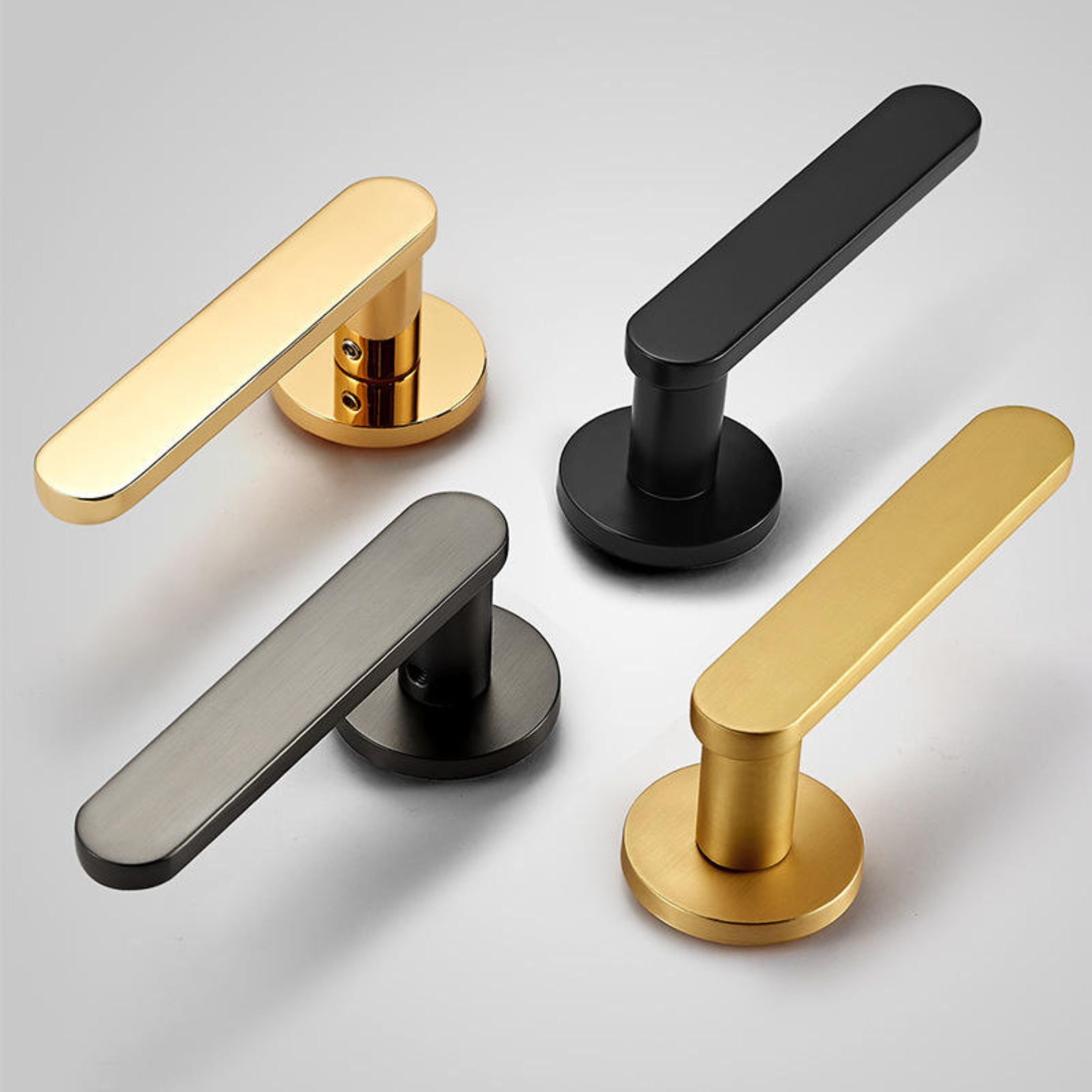 Knurled Satin Brass Lever Interior Door Handle on a Round Rose - China  Level Handle, Privacy Door Handles