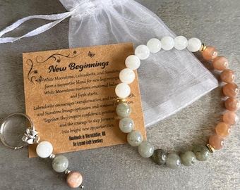 NEW BEGINNINGS Gift SET Bracelet Keyring Stretch Fit Handmade + Gift Bag & Card Crystal Gemstone 8mm Labradorite, White Moonstone, Sunstone