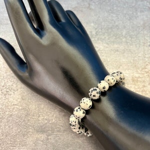 DALMATISK JASPER Armband Stretch Passform Handgjort Med Presentpåse & Kort Kristall Ädelsten 8 mm bild 2