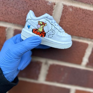 Winnie the Pooh Air Force 1 image 3