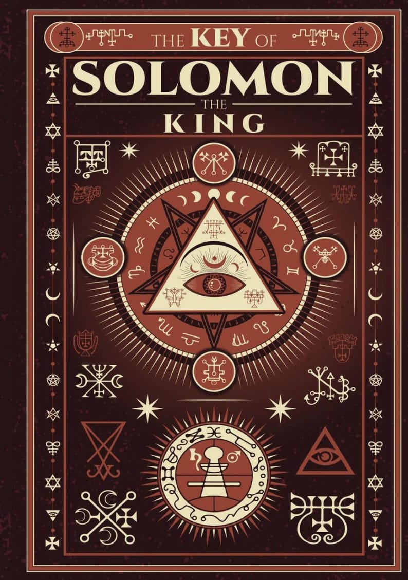Puede incluir: Ilustraci&oacute;n en color marr&oacute;n y crema de una portada de libro con el t&iacute;tulo "THE KEY OF SOLOMON THE KING". La portada presenta s&iacute;mbolos esot&eacute;ricos, formas geom&eacute;tricas y el ojo que todo lo ve dentro de un tri&aacute;ngulo.