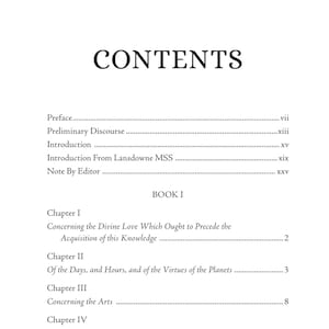 Puede incluir: Una p&aacute;gina de libro con el t&iacute;tulo "CONTENTS" en negrita. La p&aacute;gina enumera los t&iacute;tulos de los cap&iacute;tulos y los n&uacute;meros de p&aacute;gina, incluyendo "Concerning the Divine Love" y "The Confession to be Made by the Exorcist."