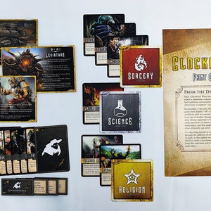 Könnte beinhalten: Ein Kartensatz für das Brettspiel Clockwork Wars mit Illustrationen von Robotern, Waffen und anderen Spielelementen. Die Karten sind auf einer weißen Oberfläche angeordnet, zusammen mit einem Blatt Papier mit dem Text "Clockwork Wars Paint & Play Update" und einer Nachricht vom Designer.