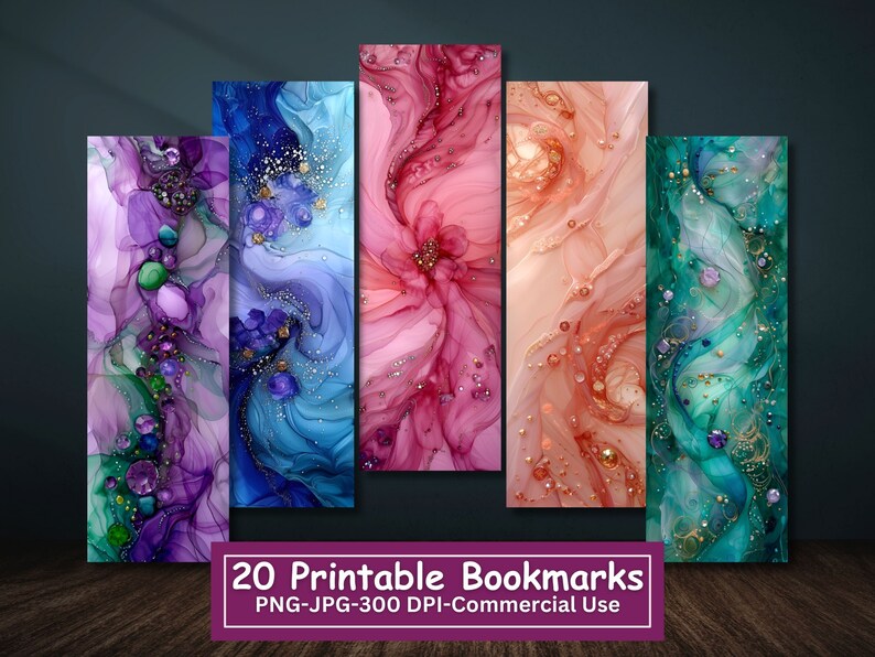 Op de afbeelding: Set van 20 printbare bladwijzers met abstracte aquarelontwerpen in tinten paars, blauw, roze en groen met gouden accenten. De bladwijzers zijn 300 DPI en kunnen voor commerci&euml;le doeleinden worden gebruikt. 20 printbare bladwijzers PNG-JPG-300 DPI-Commercieel gebruik