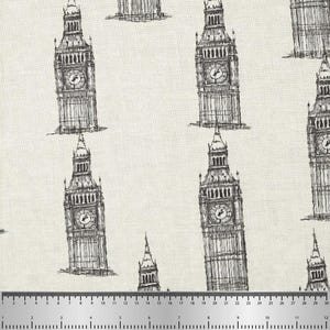 Può includere: Tessuto color crema con un motivo ripetuto di illustrazioni della torre dell'orologio del Big Ben in inchiostro nero. I disegni dettagliati dell'iconico monumento londinese creano un design classico. Ideale per progetti di artigianato.