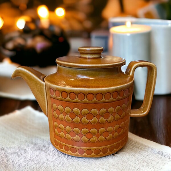 Vintage MCM Tea Pot, Hornsea England, Saffron Pattern 1974, Daisy Motif, Stoneware, Dark Harvest Gold and Orange Design, Like New Condition