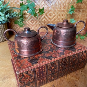 Vintage Hammered Copper Covered Cream and Covered Sugar, Primitive Style, Hand Made Set Difficult to find