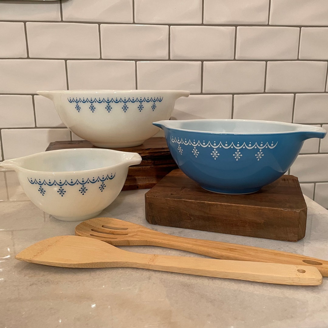 OLD PYREX ブルーバンド ディナープレート4枚セット Vintage Pyrex Dinnerware Turquoise Aqua Blue Band Rim Set Of