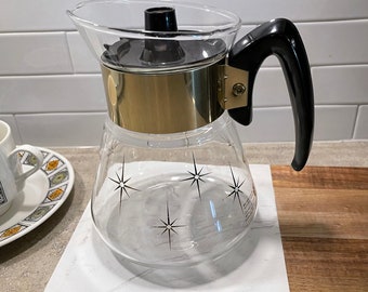Vintage Heat Proof Glass Carafe, Gold Atomic Starbursts Corning Ware, Graduated 4 cups, Mid-Century Modern, MCM Kitchen, Excellent Condition